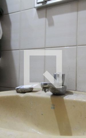 Casa à venda com 170m², 3 quartos e 1 vagaBanheiro 2