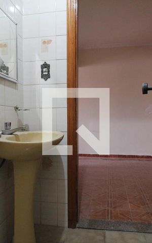Casa à venda com 170m², 3 quartos e 1 vagaBanheiro 2