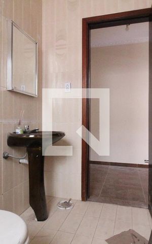 Casa à venda com 170m², 3 quartos e 1 vagaBanheiro