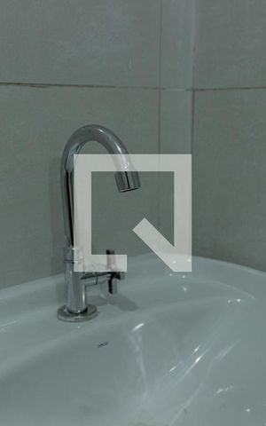 Casa de condomínio para alugar com 25m², 1 quarto e sem vagaBanheiro - Torneira