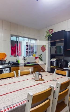 Casa à venda com 128m², 3 quartos e 4 vagas Casa à venda com 128m², 3 quartos e 4 vagasCozinha