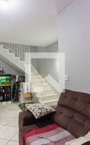 Casa à venda com 128m², 3 quartos e 4 vagas Casa à venda com 128m², 3 quartos e 4 vagasSala
