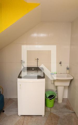 Casa à venda com 172m², 3 quartos e 2 vagas Casa à venda com 172m², 3 quartos e 2 vagasLavanderia