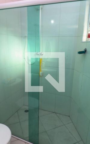 Casa à venda com 172m², 3 quartos e 2 vagas Casa à venda com 172m², 3 quartos e 2 vagasBanheiro da Suíte