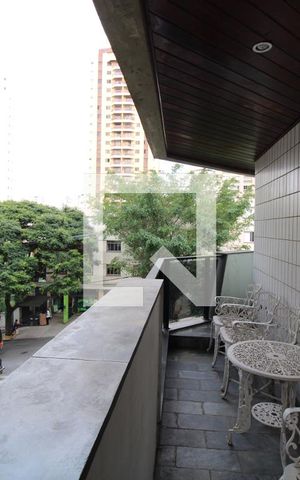 Apartamento à venda com 155m², 4 quartos e 3 vagasVaranda da sala 