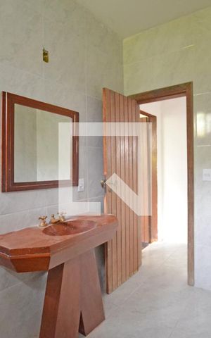 Casa à venda com 900m², 3 quartos e 3 vagasBanheiro 
