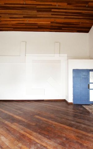 Casa à venda com 900m², 3 quartos e 3 vagasSala