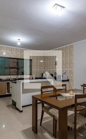 Casa à venda com 224m², 3 quartos e 4 vagas Casa à venda com 224m², 3 quartos e 4 vagasCozinha
