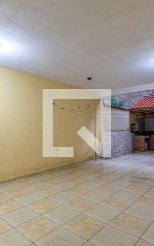 Casa à venda com 224m², 3 quartos e 4 vagas Casa à venda com 224m², 3 quartos e 4 vagasQuintal Fundos