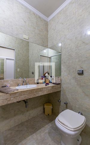 Casa à venda com 224m², 3 quartos e 4 vagas Casa à venda com 224m², 3 quartos e 4 vagasBanheiro da Suite