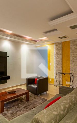 Casa à venda com 224m², 3 quartos e 4 vagas Casa à venda com 224m², 3 quartos e 4 vagasSala