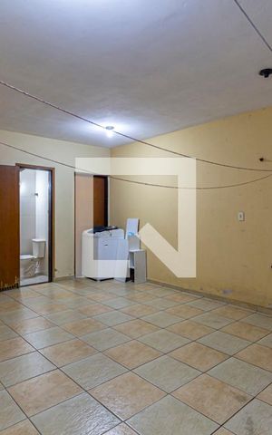 Casa à venda com 224m², 3 quartos e 4 vagas Casa à venda com 224m², 3 quartos e 4 vagasQuintal Fundos