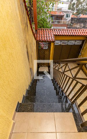 Casa à venda com 224m², 3 quartos e 4 vagas Casa à venda com 224m², 3 quartos e 4 vagasFrente do Imóvel
