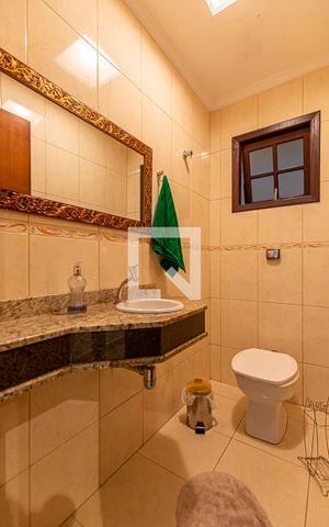 Casa à venda com 224m², 3 quartos e 4 vagas Casa à venda com 224m², 3 quartos e 4 vagasLavabo