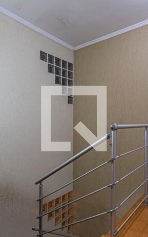 Casa à venda com 224m², 3 quartos e 4 vagas Casa à venda com 224m², 3 quartos e 4 vagasEscada Dormitórios