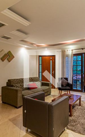 Casa à venda com 224m², 3 quartos e 4 vagas Casa à venda com 224m², 3 quartos e 4 vagasSala