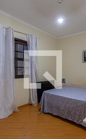 Casa à venda com 224m², 3 quartos e 4 vagas Casa à venda com 224m², 3 quartos e 4 vagasQuarto 1