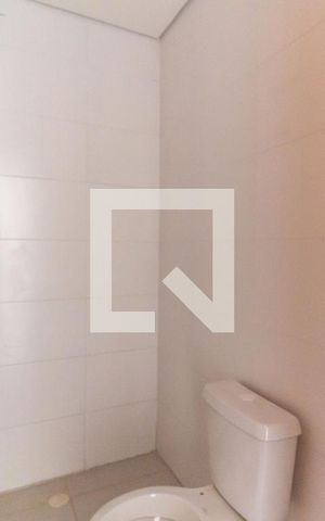 Apartamento à venda com 40m², 2 quartos e sem vaga Apartamento à venda com 40m², 2 quartos e sem vagaBanheiro