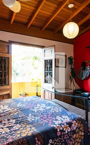 Casa à venda com 200m², 3 quartos e 1 vaga Casa à venda com 200m², 3 quartos e 1 vaga3o. Andar - Suíte