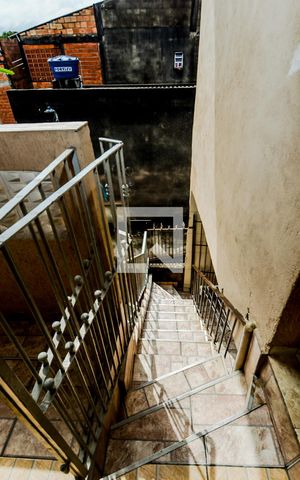 Casa para alugar com 110m², 2 quartos e 1 vagaEscada de Entrada 