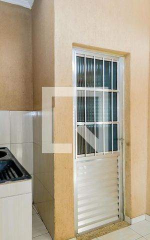 Casa para alugar com 110m², 2 quartos e 1 vagaÁrea de Serviço