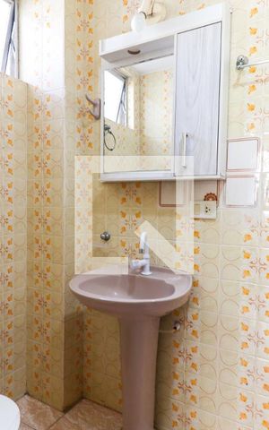 Apartamento à venda com 48m², 2 quartos e 1 vaga Apartamento à venda com 48m², 2 quartos e 1 vagaBanheiro Social