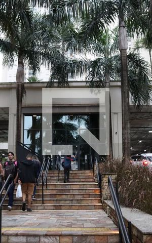 Apartamento à venda com 69m², 2 quartos e 1 vagaFachada e portaria