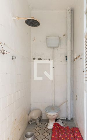 Casa para alugar com 260m², 7 quartos e 2 vagasBanheiro de Serviço