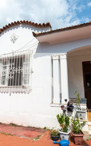 Casa para alugar com 260m², 7 quartos e 2 vagasFachada
