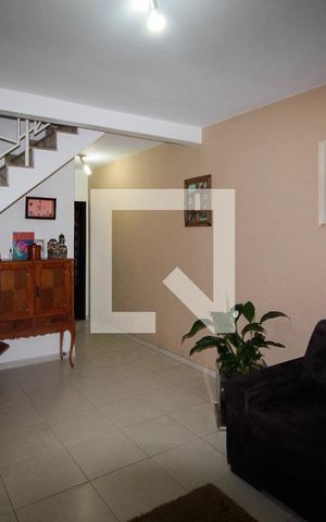 Casa à venda com 160m², 3 quartos e 2 vagasSala