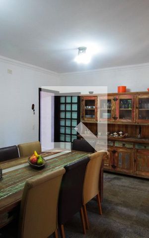 Casa à venda com 160m², 3 quartos e 2 vagasCopa