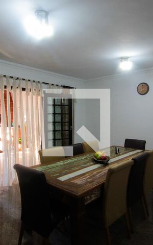 Casa à venda com 160m², 3 quartos e 2 vagasCopa