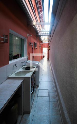 Casa à venda com 160m², 3 quartos e 2 vagasÁrea de Serviço