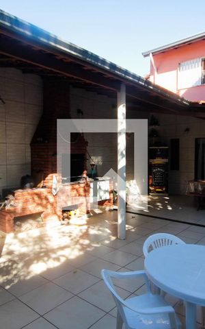 Casa à venda com 160m², 3 quartos e 2 vagasQuintal