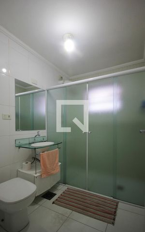 Casa à venda com 160m², 3 quartos e 2 vagasBanheiro Social - 1º Piso