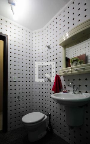 Casa à venda com 160m², 3 quartos e 2 vagasBanheiro Social -Piso Térreo