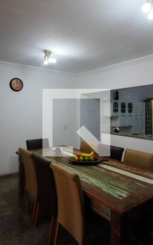 Casa à venda com 160m², 3 quartos e 2 vagasCopa
