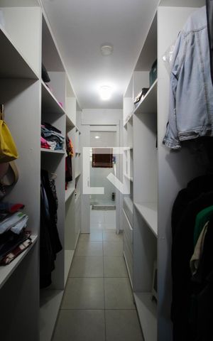 Casa à venda com 160m², 3 quartos e 2 vagasSuíte