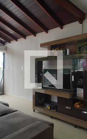 Casa à venda com 250m², 3 quartos e 4 vagasSala