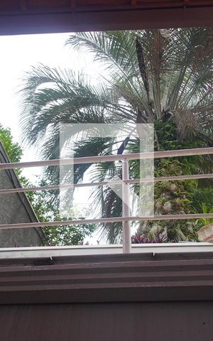Casa à venda com 250m², 3 quartos e 4 vagasSuíte - Vista