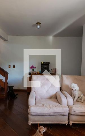 Casa à venda com 200m², 2 quartos e 1 vagaSala