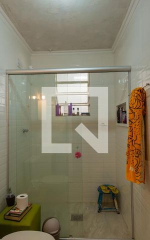 Casa à venda com 200m², 2 quartos e 1 vagaBanheiro