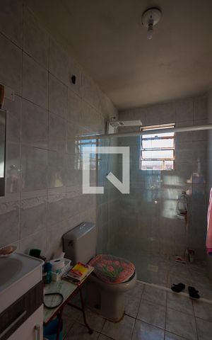 Casa à venda com 200m², 2 quartos e 1 vagaBanheiro