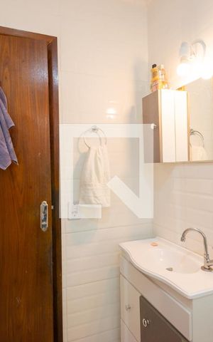 Casa à venda com 200m², 2 quartos e 1 vagaBanheiro