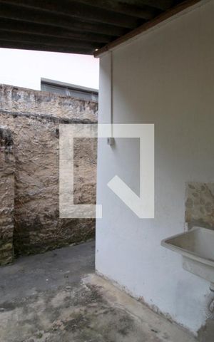Casa para alugar com 15m², 2 quartos e sem vagaÁrea de Serviço