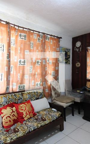 Casa de condomínio para alugar com 200m², 2 quartos e 1 vagaSala