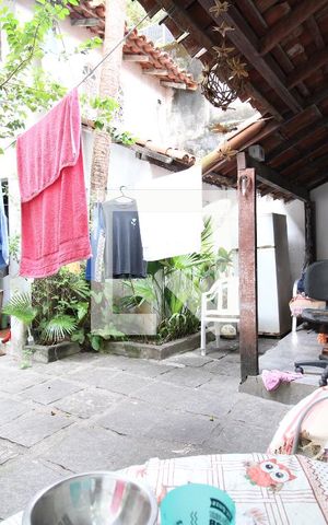 Casa de condomínio para alugar com 200m², 2 quartos e 1 vagaVaranda / Quintal