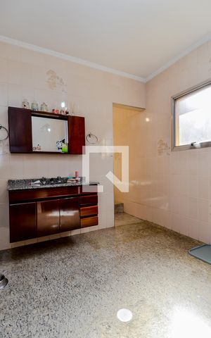 Casa para alugar com 326m², 3 quartos e 4 vagasBanheiro da Suíte 1