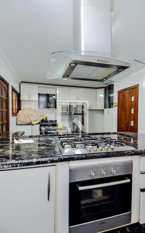 Casa para alugar com 326m², 3 quartos e 4 vagasCozinha