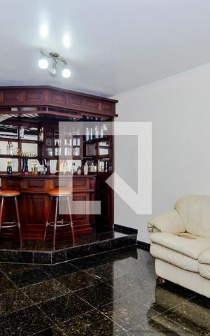 Casa para alugar com 326m², 3 quartos e 4 vagasSala